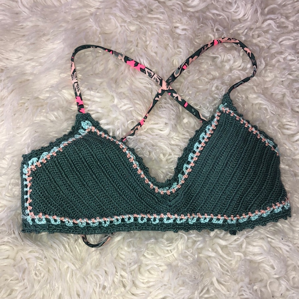 Knitted bikini top